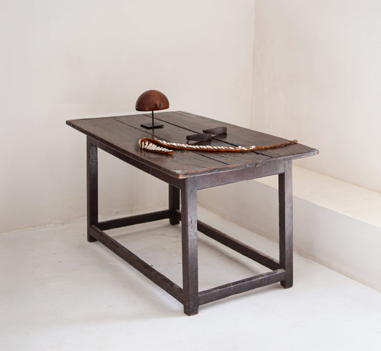 18th Century English Dark Oak Table in Solid Oak