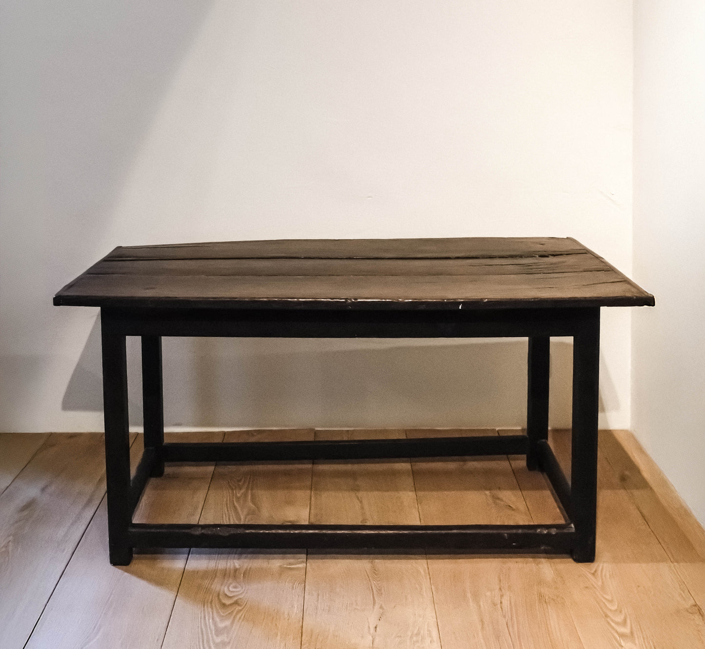 18th Century English Dark Oak Table in Solid Oak