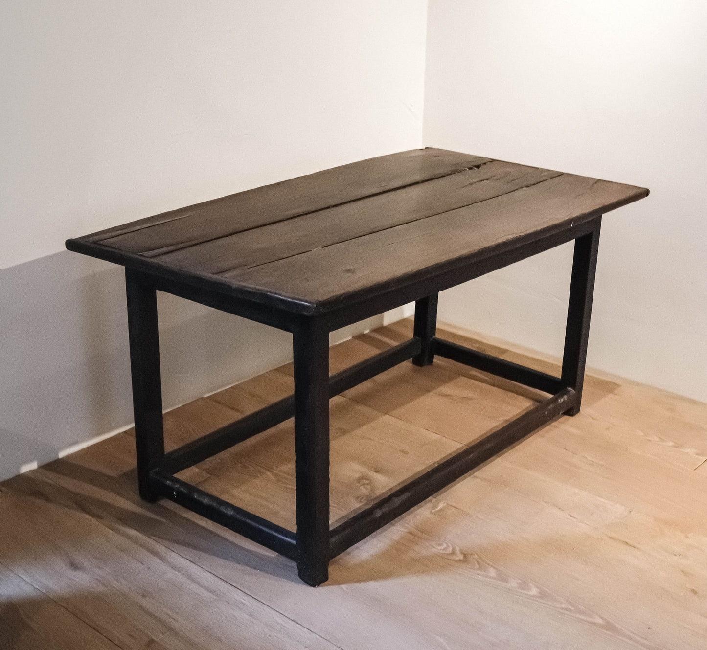 18th Century English Dark Oak Table in Solid Oak